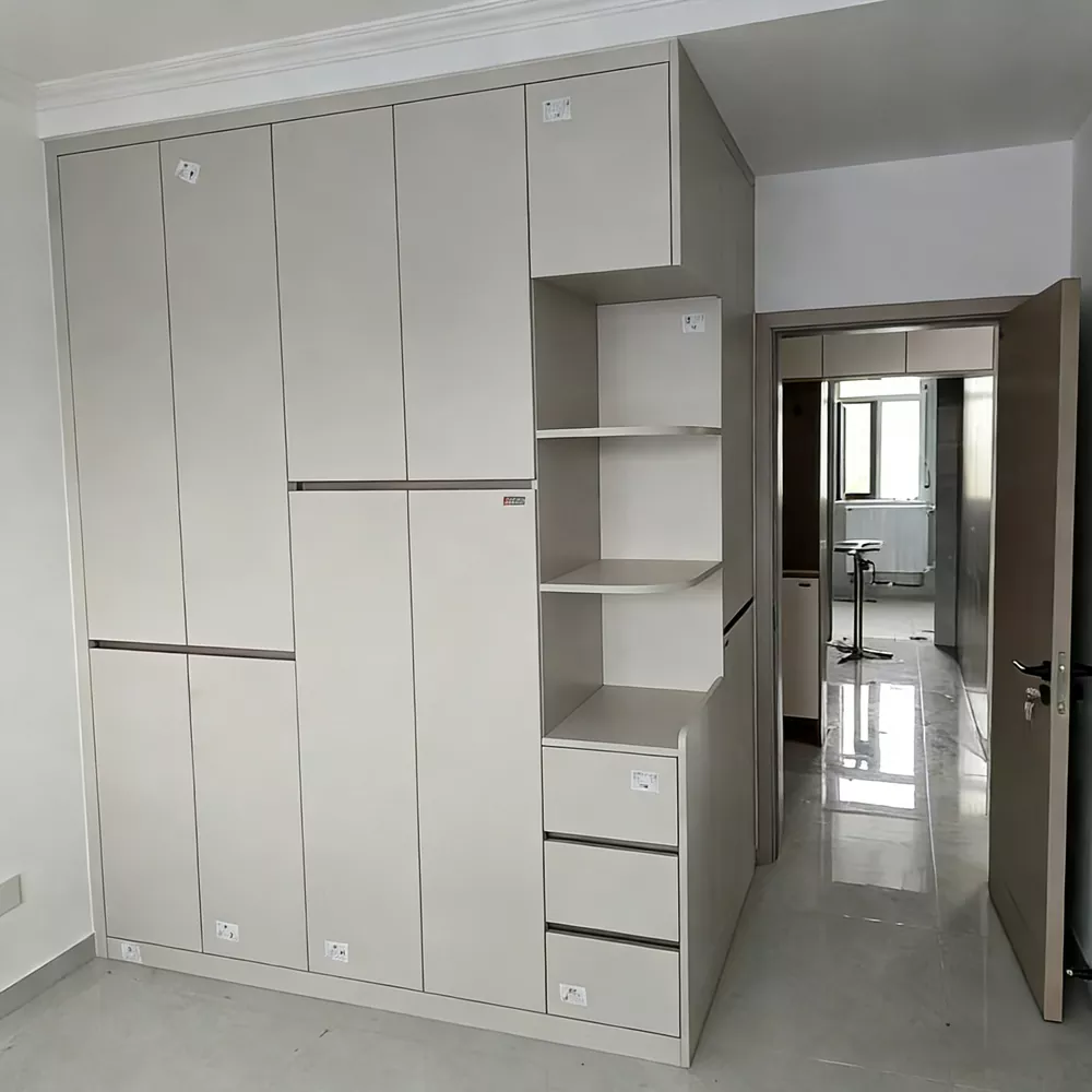 Ilmandi Cedar Wood fataskápar